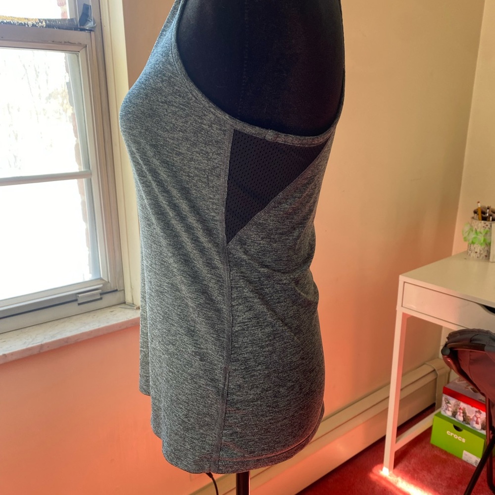 gray nike tank top